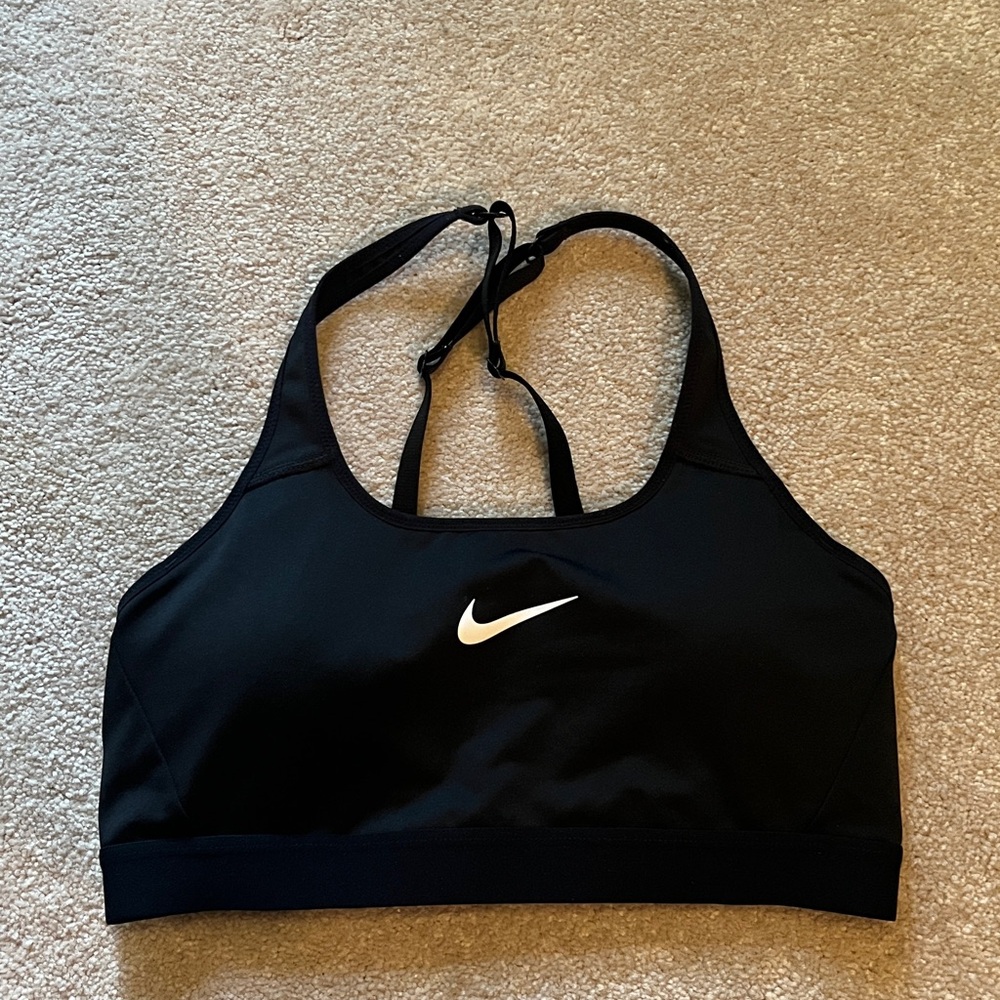Nike Black and White Sports Bra. Missing tag but I think it’s a medium.